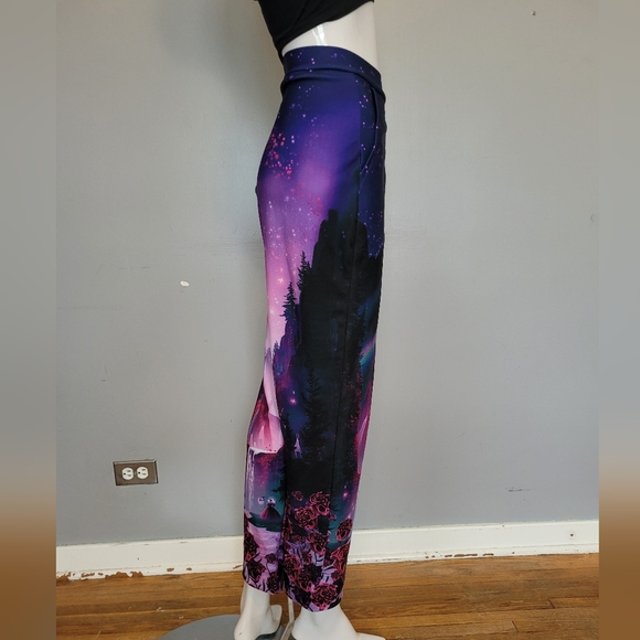 Blackmilk Grimrose Gorge Cuffed Pants, VGUC, Size XL - Picture 3 of 11